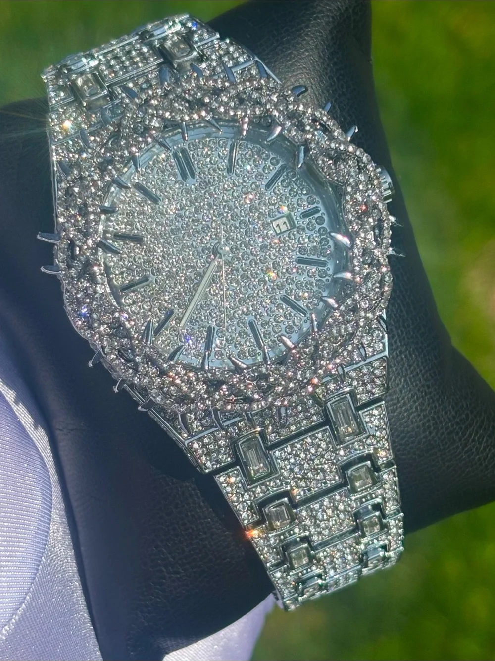 VVS Bust Down Watch Iced Out Unisex Thorn Design White Gold